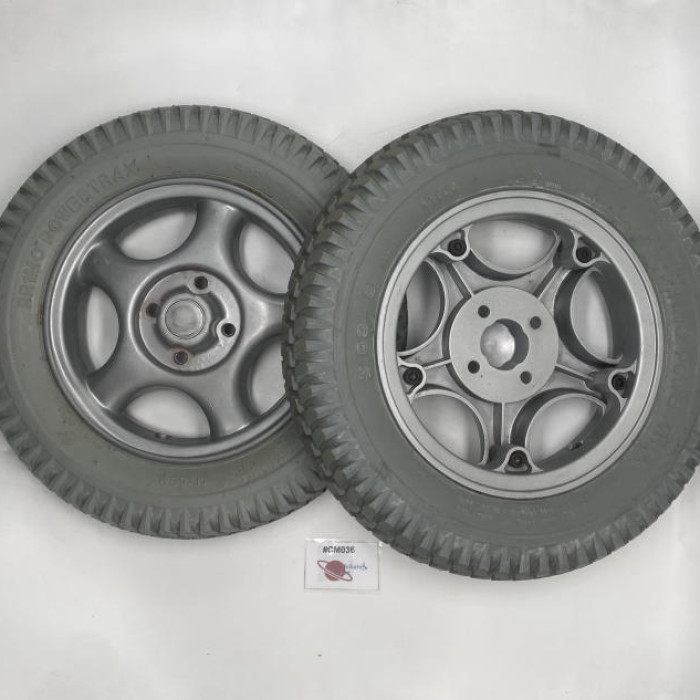 PAIR OF DRIVE WHEELS FOR INVACARE POWECHAIR 1104437 | #CM036